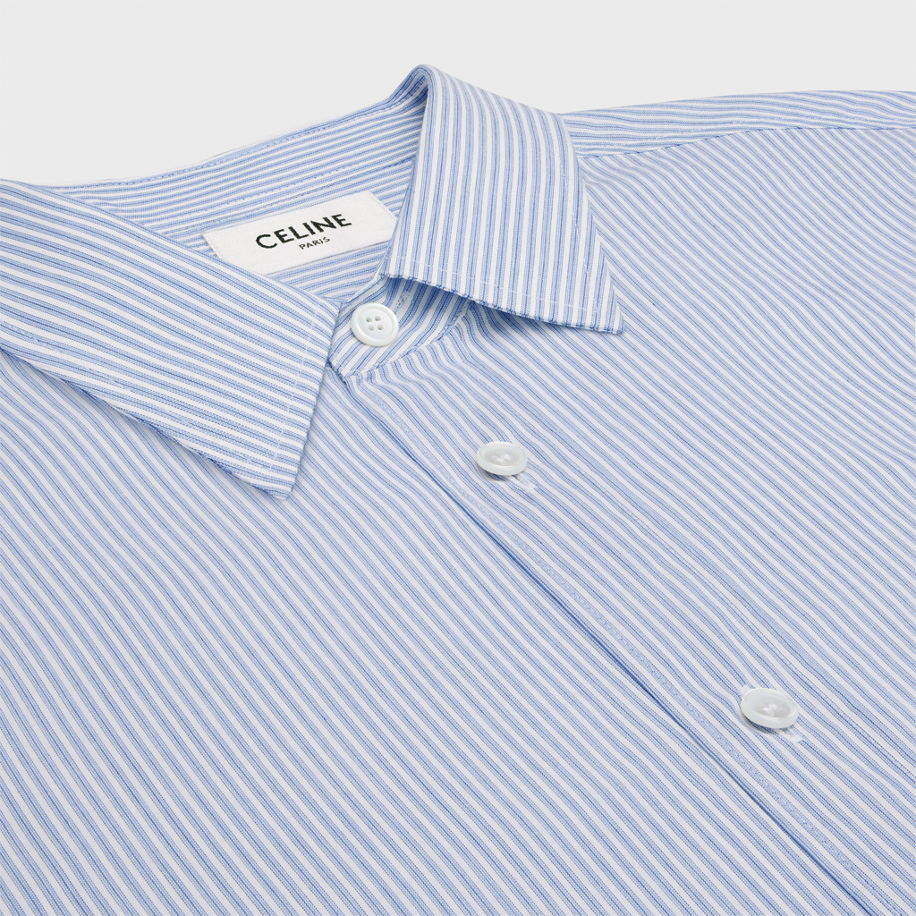 Shop CELINE SS24 Kemeja Biru Belang Logo Sulaman Butang-Up 2C982466X-01JP