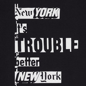 CELINE SS24 黑色短袖T恤 男士 碎裂字母印花款式 2X73L671Q-38AW Shop CELINE SS24 黑色短袖T恤 男士 碎裂字母印花款式 2X73L671Q-38AW