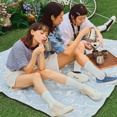 Champion Campus 'Denim Monogram Oatmeal Wheat' U3BFCVU01F1 Sizing Champion Campus 'Denim Monogram Oatmeal Wheat' U3BFCVU01F1