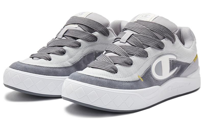 Lookbook Champion Campus Atomic 1 Low ''Grote C-Logo Grijs'' U3CFCKM01P1