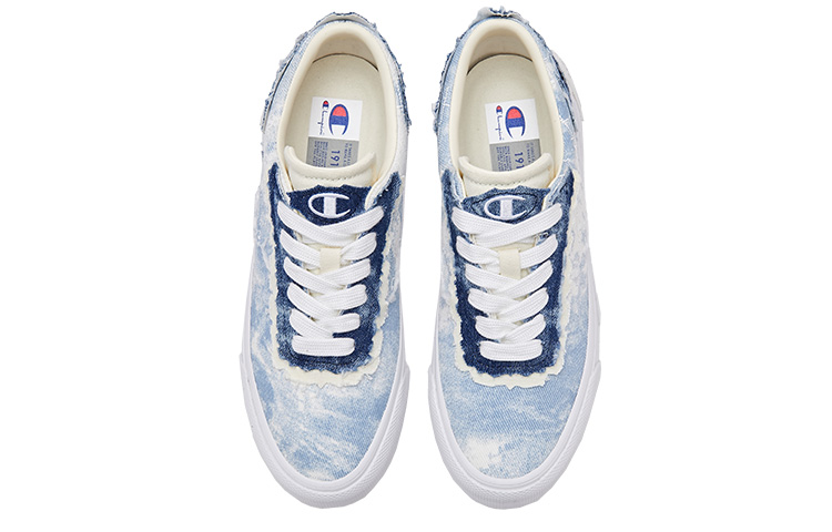 Lookbook Champion Essentials Street Roller 'Blue Low-Top Skateboard' U2BFCTM01M1