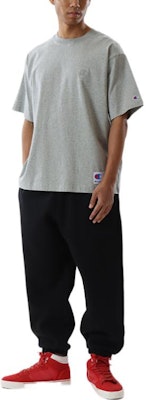 Champion FW22 Celana Jogger Bordir Logo Kecil Mid-Rise Athletic Fit C3-W220 1