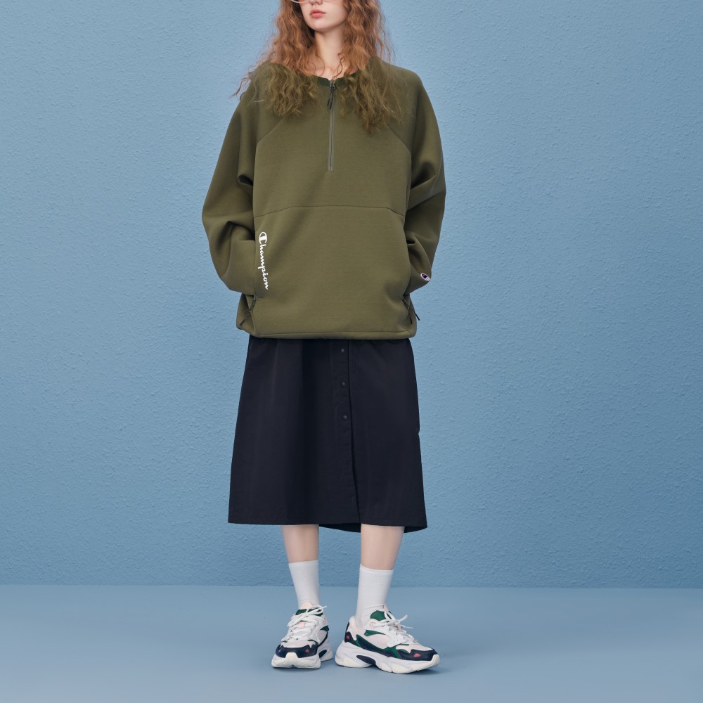 Cheap Champion FW22 黑色版半拉链宽松圆领卫衣 男女同款 日本限定款。 C2-W006