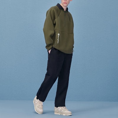 Champion FW22 黑色版半拉链宽松圆领卫衣 男女同款 日本限定款。 C2-W006 1