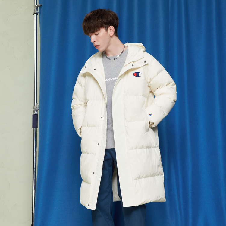 Shop チャンピオン FW22 USライフ 無地ロゴパターンフーディー ダウンジャケット 男女兼用 ルーズフィット UU-WDJ02