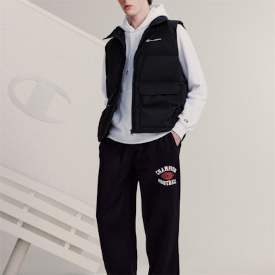 챔피언 FW23 라이프 시리즈 헤비웨이트 자수 로고 패딩 베스트. UM-YDJ02 Shop 챔피언 FW23 라이프 시리즈 헤비웨이트 자수 로고 패딩 베스트. UM-YDJ02