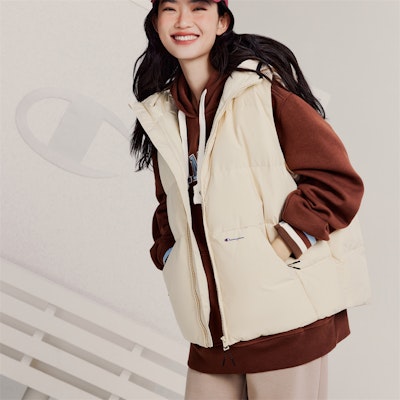 Champion FW23 Life Series Logo Print Hooded Sleeveless Down Vest Unisex UM-YDJ01 1