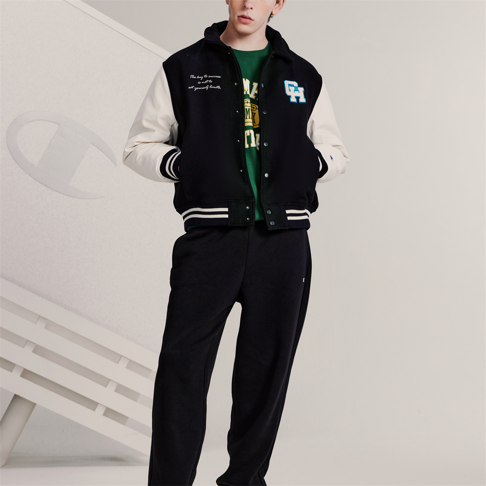 Shop Champion 2023秋冬男女拼色字母补丁棒球羽绒夹克. UM-YDJ05