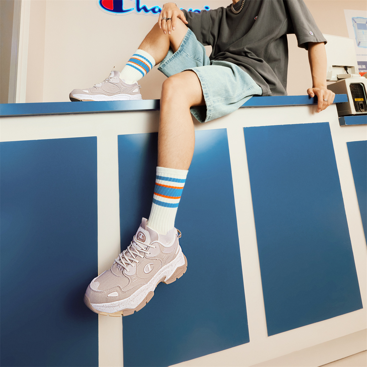 Details for Champion Retro Sports ''Havermout Grijs'' U2AFCCM04F1