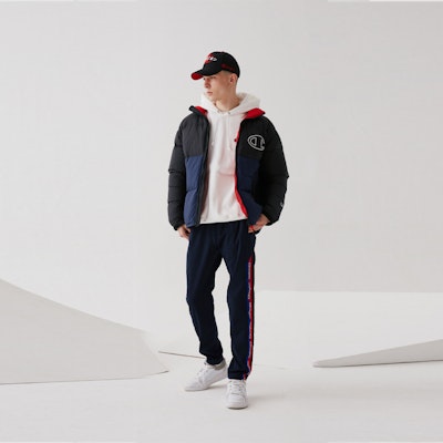 チャンピオン シンプルカラー ブロックダウンジャケット - ブラック C3-S607-M250 Shop チャンピオン シンプルカラー ブロックダウンジャケット - ブラック C3-S607-M250