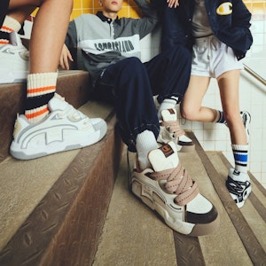 Sneaker Champion TronSkate V1 Low Top 'Putih Coklat Logo Klasik' U3AFCTM07S1 3