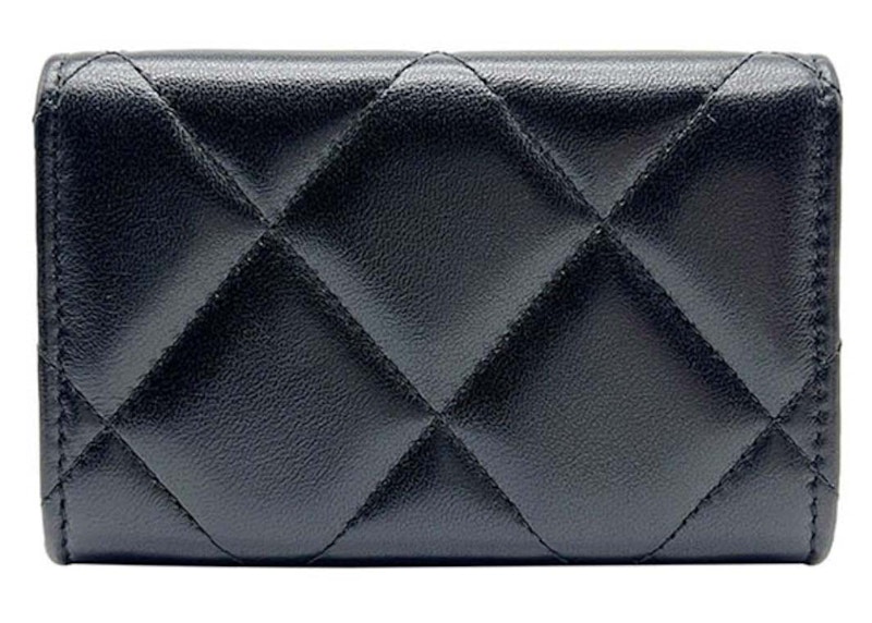 Order Chanel 19 Pemegang Kad Hitam (AP1790)