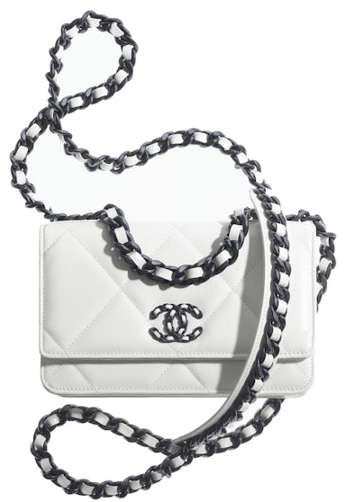 chanel-19-chain-wallet-white-black