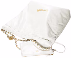 Lookbook Bolso Chanel 22 Grande 22S Piel Blanca/Logo Dorado