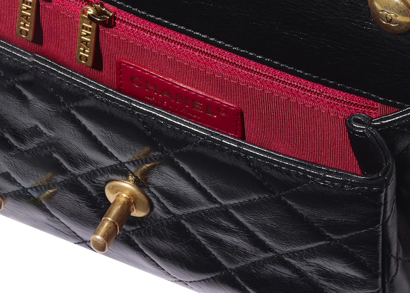 Lookbook Chanel 22C Mini Flap Bag Mini Imitation Pearl Black