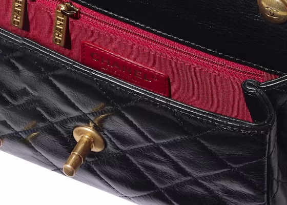 Chanel 22C Mini Flap Bag Mini Imitation Pearl Black Lookbook Chanel 22C Mini Flap Bag Mini Imitation Pearl Black