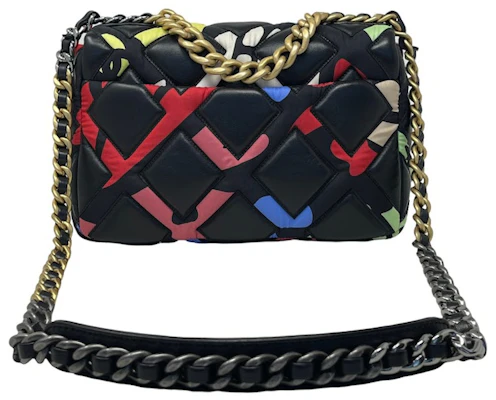 샤넬 22S 샤넬 19 플랩 백 블랙 Lookbook 샤넬 22S 샤넬 19 플랩 백 블랙