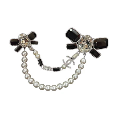 CHANEL 23K Pearl Chain Bow Tie Rhinestone Brooch Unisex Couple Black ABC006-B14556-NS395