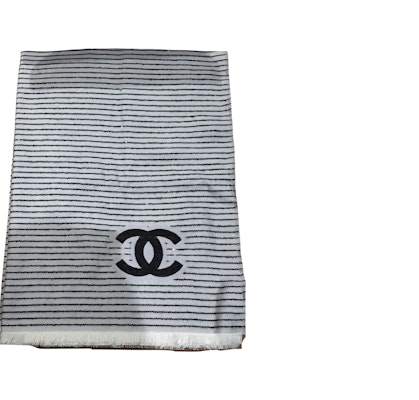 シャネル 24C ストライプ シルバー & マルチカラースレッド スカーフ ユニセックス グレー AA9645B14960NT231 Buy シャネル 24C ストライプ シルバー & マルチカラースレッド スカーフ ユニセックス グレー AA9645B14960NT231