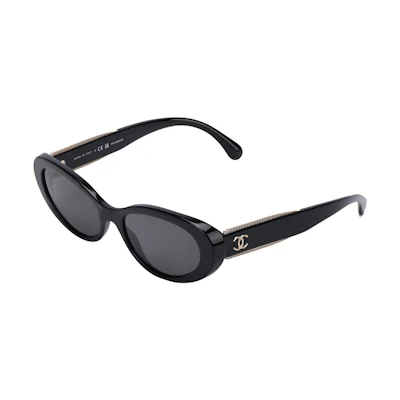 CHANEL Cat Eye Black Sunglasses with Logo Detail Acetate Frame. CH5515C62248