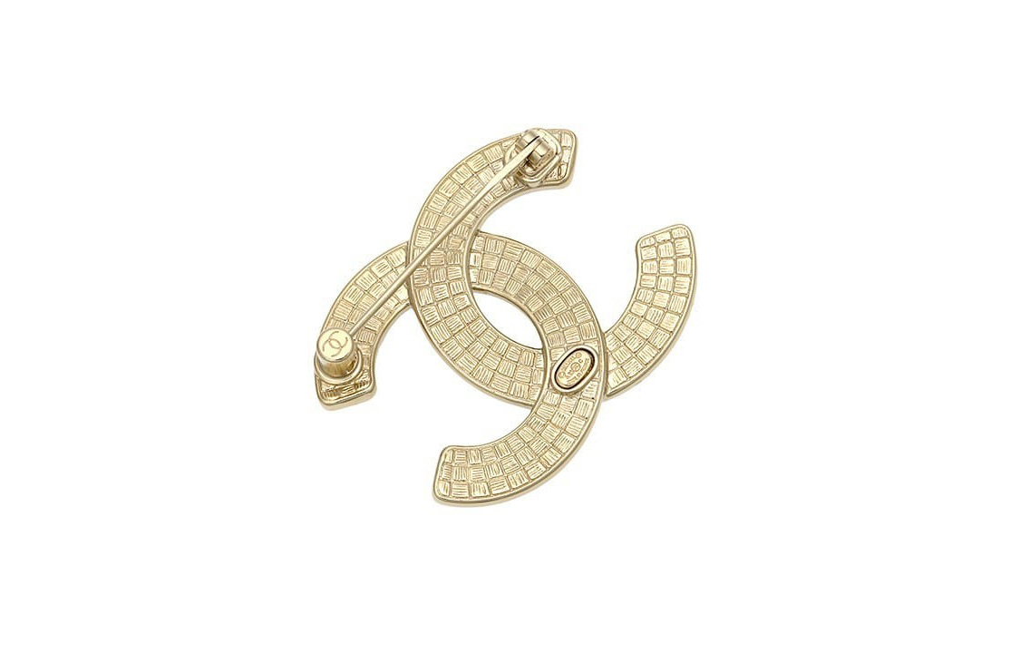 Lookbook シャネル ブラック ホワイト パンダ ダブルCロゴ メタル ブローチ 男女兼用 ホワイト AB9974-B09941-NL858