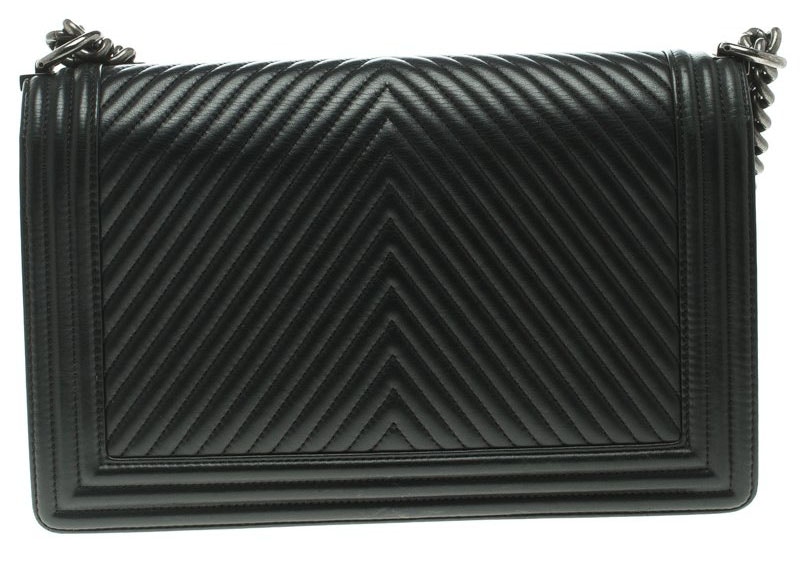 Order 香奈兒男孩系列V型紋新款中號黑色包包