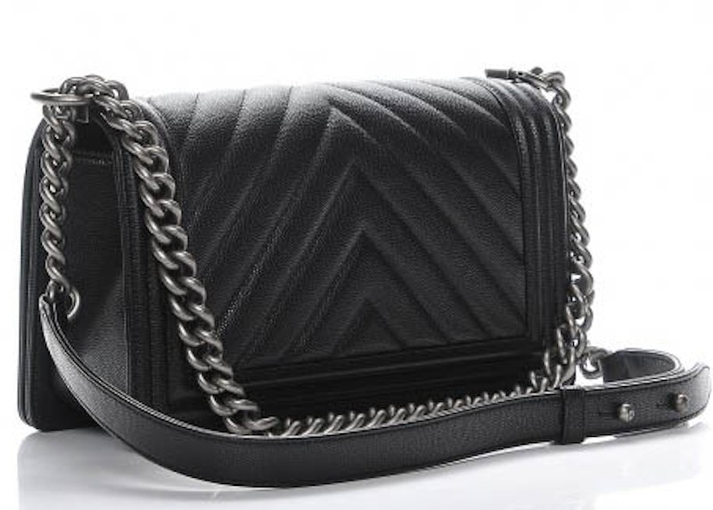 Order 香奈兒男孩菱格紋中號黑色翻蓋包