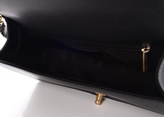 Chanel Boy Flap Quilted Diamond Caviar Medium Baru Hitam Lookbook Chanel Boy Flap Quilted Diamond Caviar Medium Baru Hitam