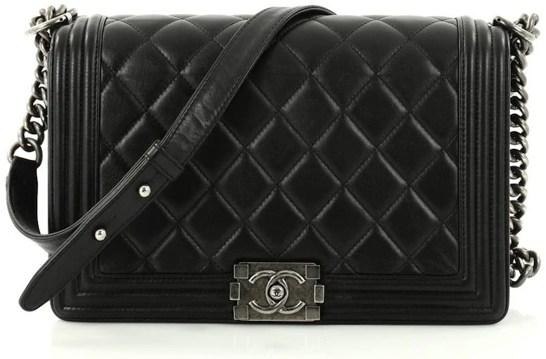 chanel-boy-flap-quilted-diamond-lambskin-new-medium-black