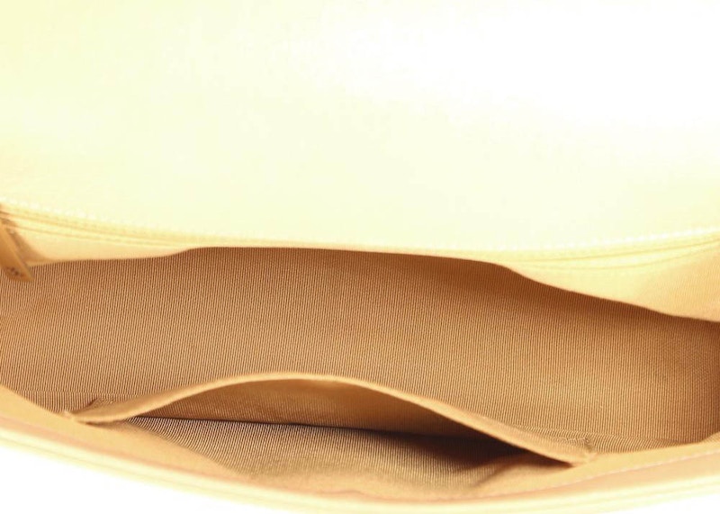 Lookbook Chanel Boy Flap Quilted Diamond Metallic Medium Baru Tan