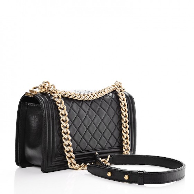 Order Chanel Boy Flap Kulit Domba Quilted Aged Emas Hitam Sedang