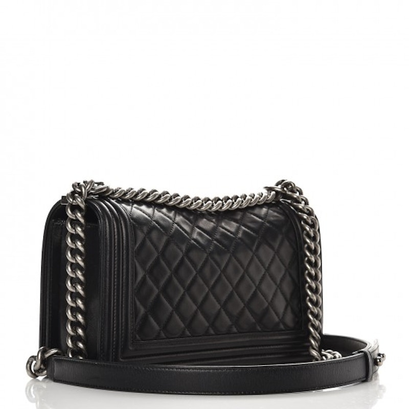 Order Chanel Boy Flap Quilted Lambskin Hitam Saiz Medium dengan Nada Ruthenium
