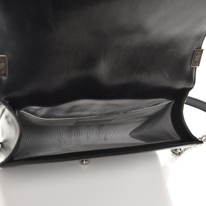 Lookbook Chanel Boy Flap Quilted Lambskin Hitam Saiz Medium dengan Nada Ruthenium