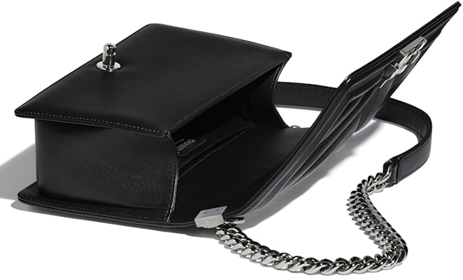 샤넬 보이백 쉐브론 블랙 (Chanel Boy 백 쉐브론 블랙)
Lookbook 샤넬 보이백 쉐브론 블랙 (Chanel Boy 백 쉐브론 블랙)