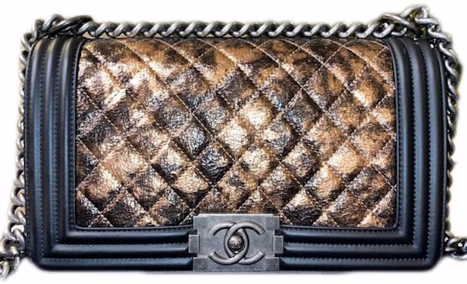 香奈兒Boy中號絎縫山羊皮18K銅配件 Buy 香奈兒Boy中號絎縫山羊皮18K銅配件