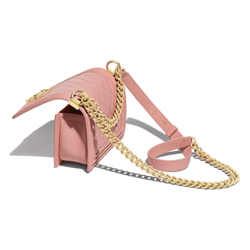 Lookbook 샤넬 보이 골드 체인 스몰 핑크 퀼팅백
