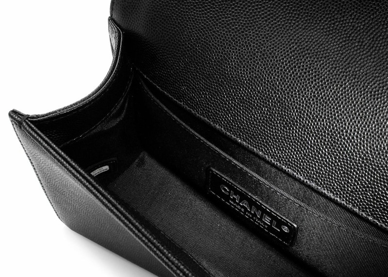 Lookbook 香奈儿Boy小号黑色颗粒纹小牛皮菱格链条包