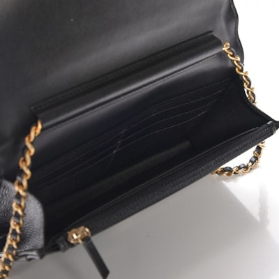 샤넬 보이 WOC 쉐브론 캐비어 블랙 (금장)
Lookbook 샤넬 보이 WOC 쉐브론 캐비어 블랙 (금장)