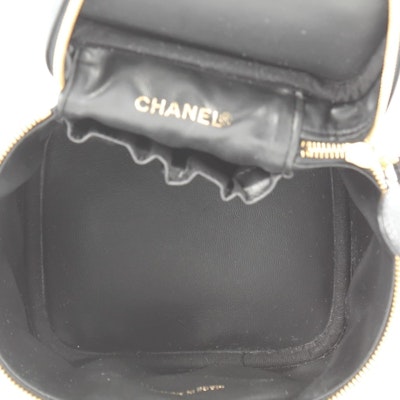 香奈兒CC黑色高身化妝包 Lookbook 香奈兒CC黑色高身化妝包