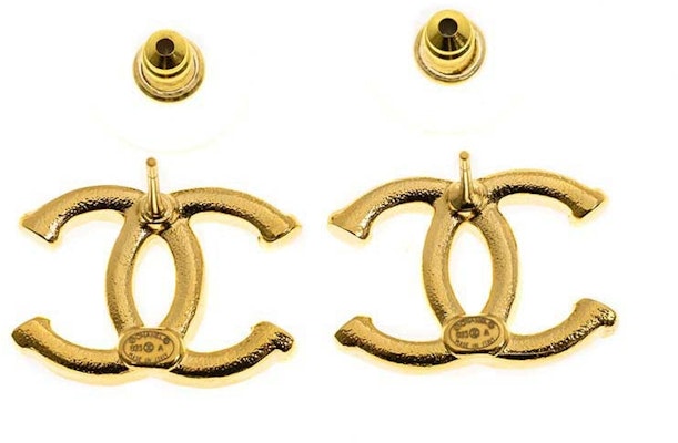 香奈儿CC标志金色耳环 (ABB375) Lookbook 香奈儿CC标志金色耳环 (ABB375)