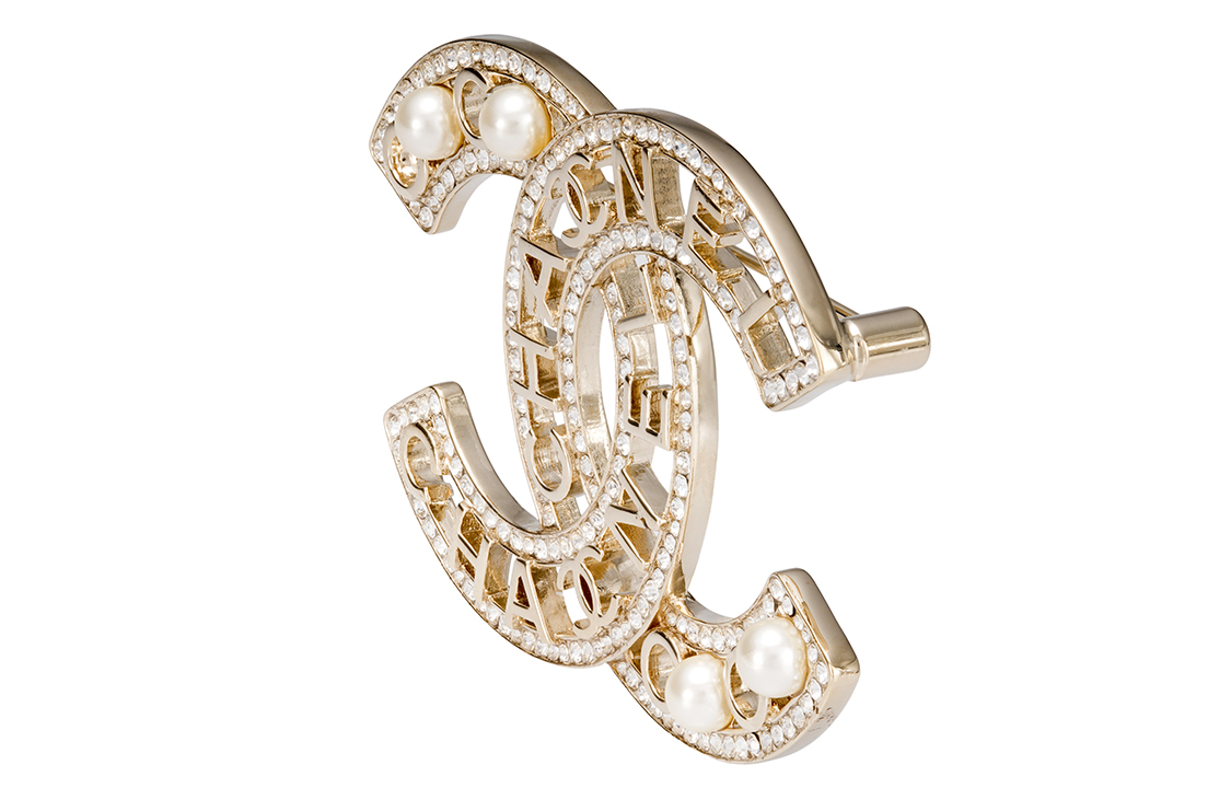 Lookbook 香奈兒CC標誌金色胸針珍珠字母設計男女情侶款 AB4879-B04130-N8975