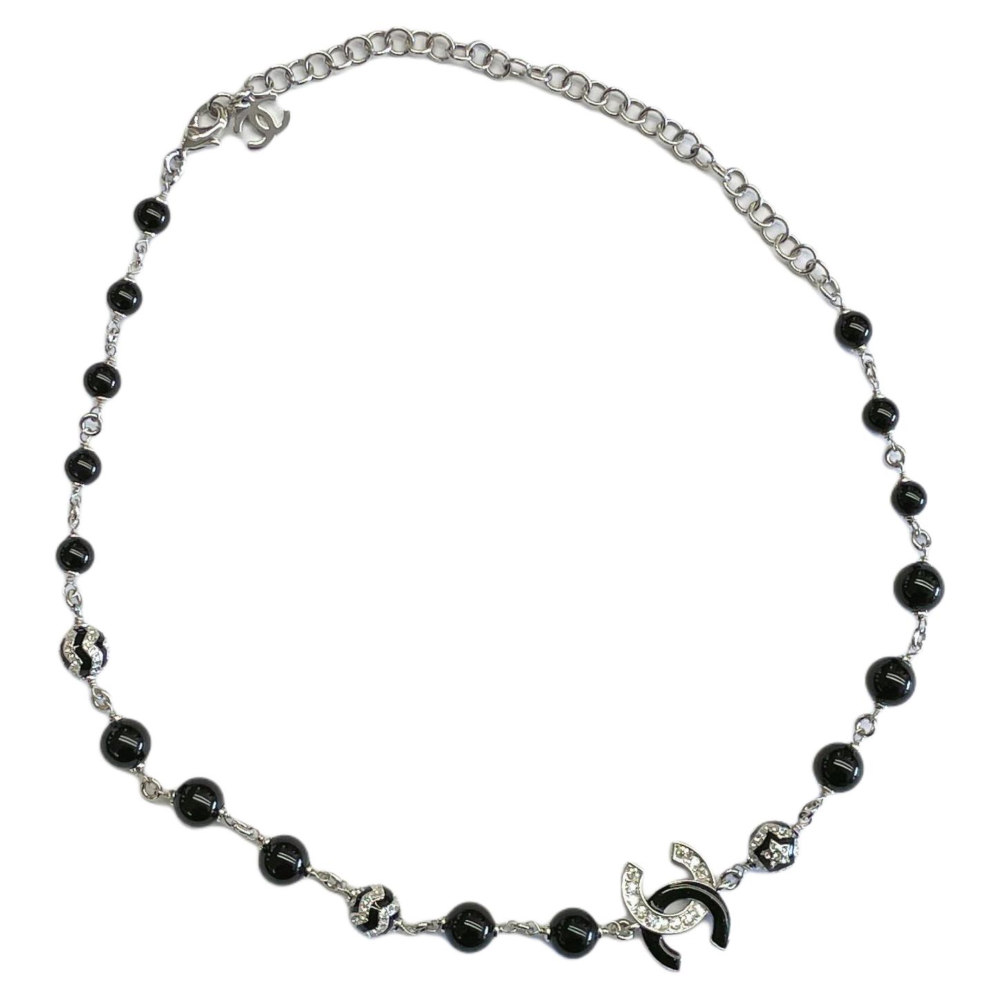 CHANEL CC Logo Pearl Necklace Unisex Couple Design in Silver. ABC293-B14710-NS686