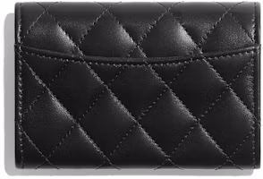 Order Chanel Classic Tarjetero Acolchado Negro con Detalles Plateados