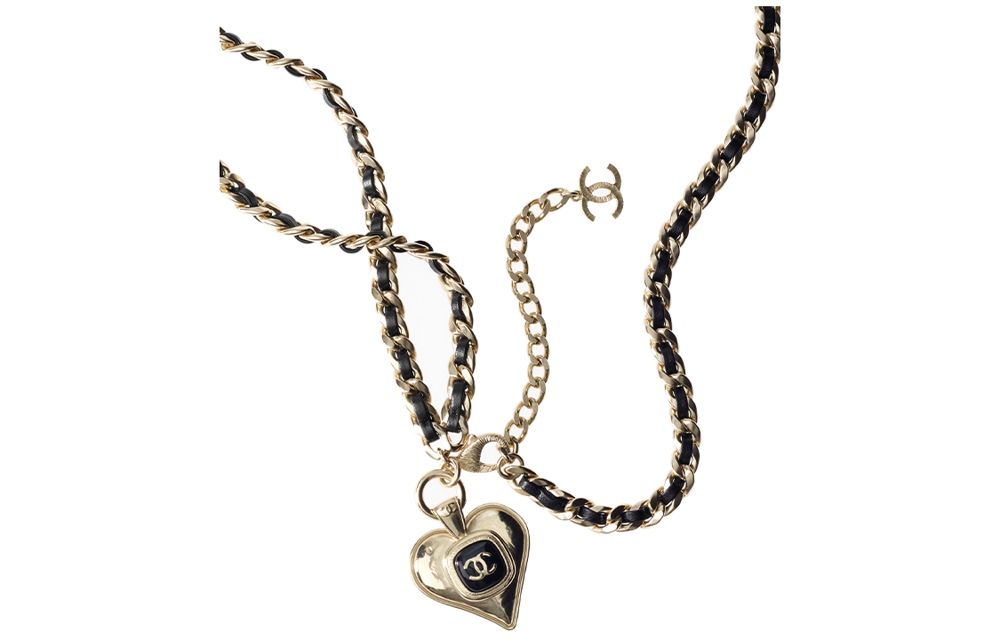 Lookbook 香奈兒經典雙C愛心皮革金屬腰鏈皮帶鏈條。 AB7277-B06929-NF661