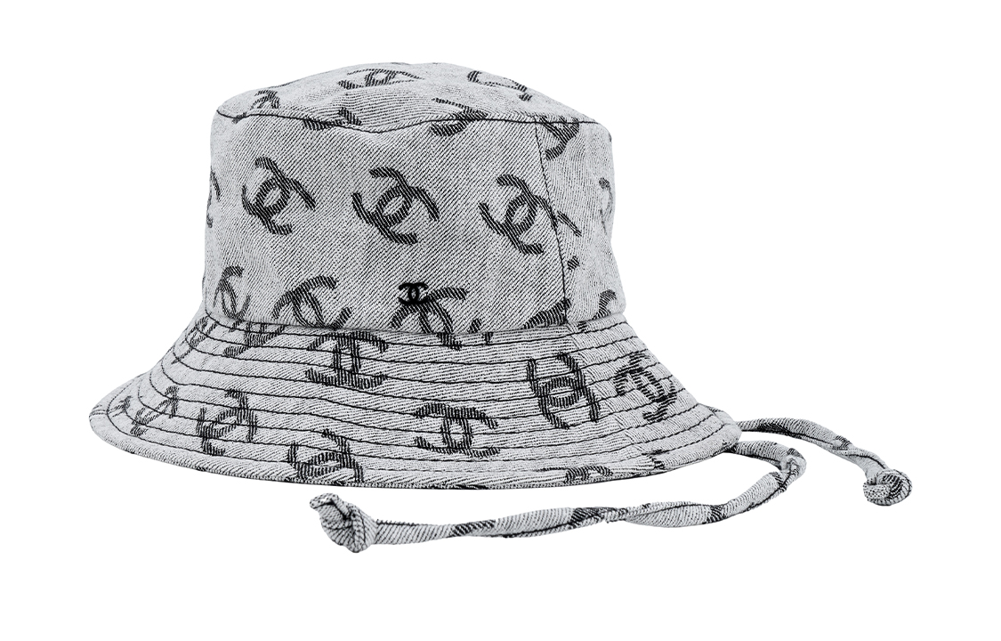 Lookbook Topi Bucket CHANEL Logo Classic Double C Katun Unisex Desain Pasangan AA8274-B08332-NI486