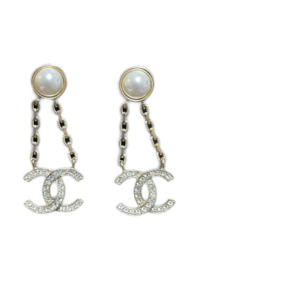 CHANEL Classic Double C Logo Pearl Pendant Earrings Gold. AB6046-B05266-NB858