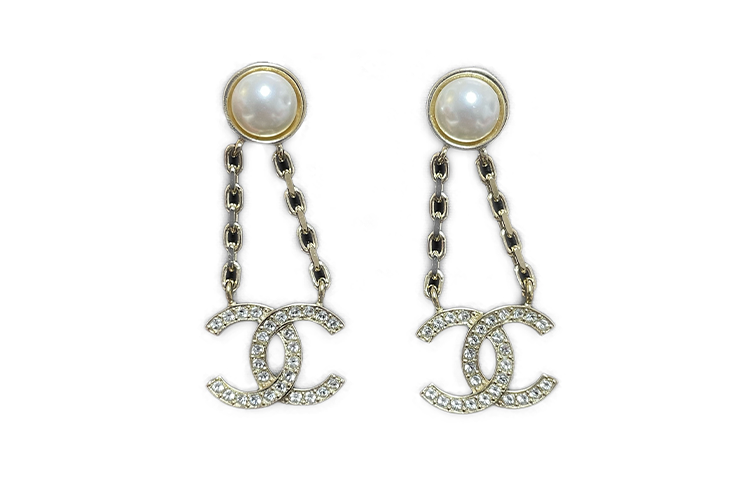 CHANEL Classic Double C Logo Pearl Pendant Earrings Gold. AB6046-B05266-NB858 圖 2