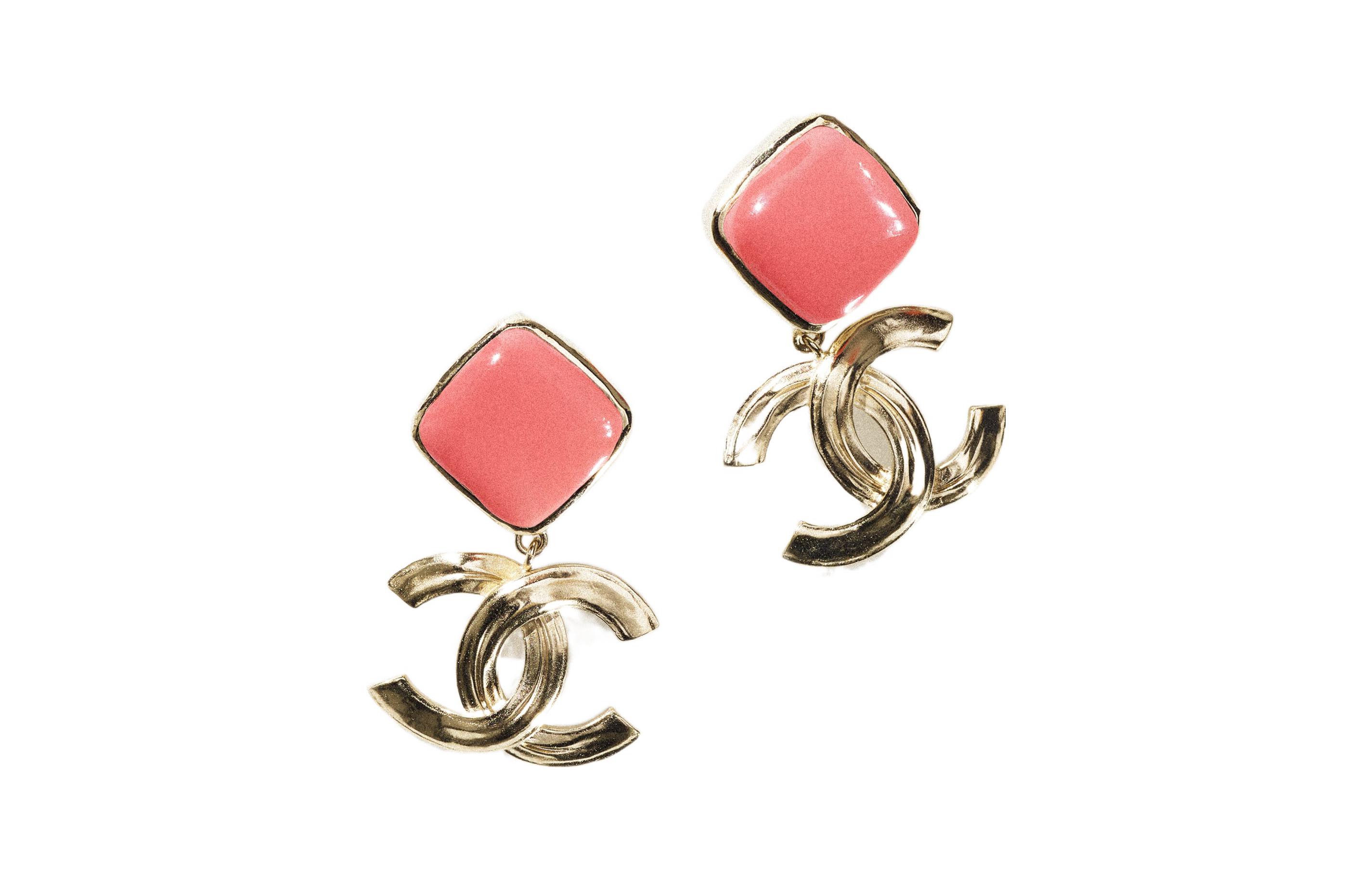 CHANEL Classic Double C Metal Earrings Pink AB8313-B07962-NH965 圖 3