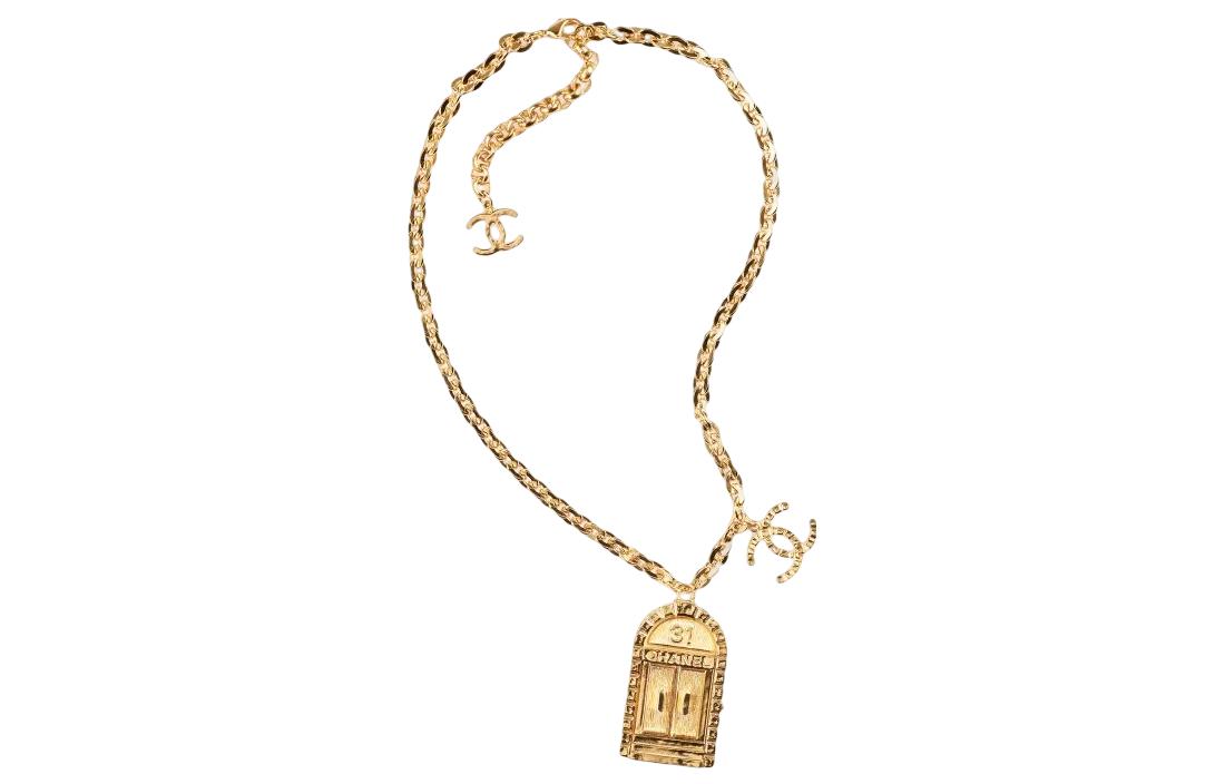 CHANEL Classic Double C Pendant Necklace Gold. AB8653-B08481-NI873