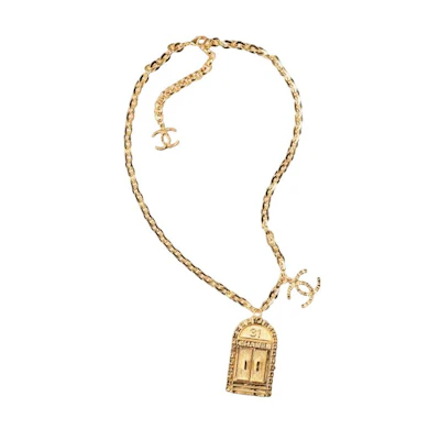 CHANEL Classic Double C Pendant Necklace Gold. AB8653-B08481-NI873
